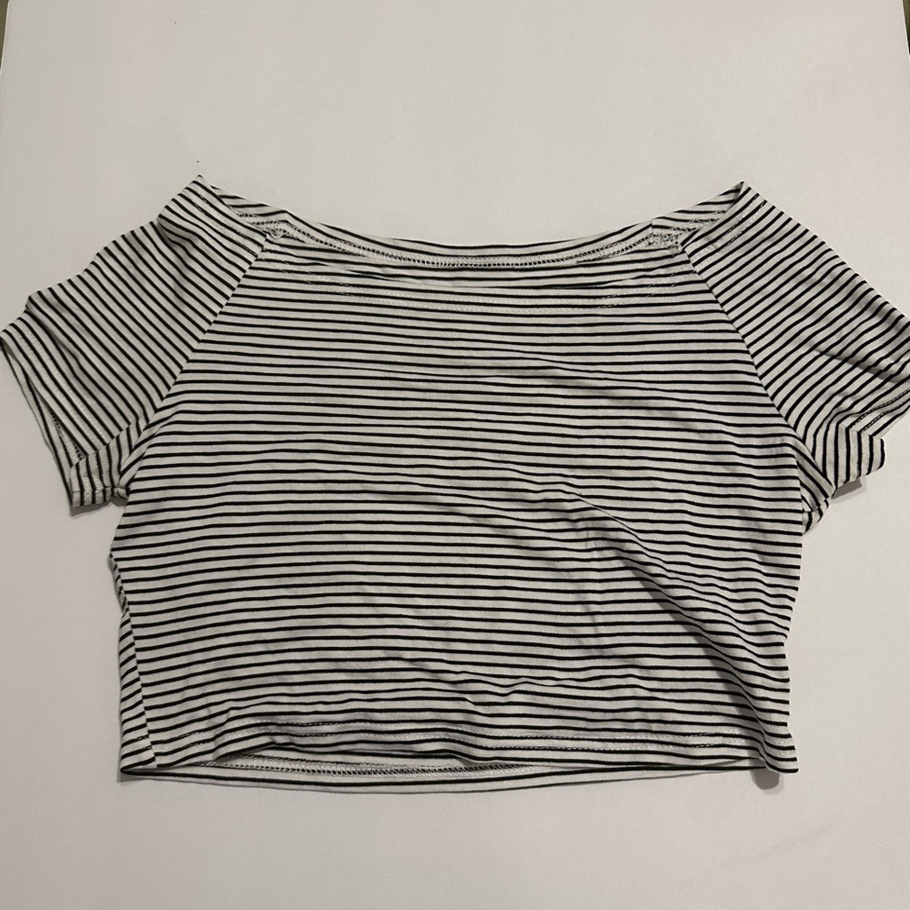 black and white striped crop top!!